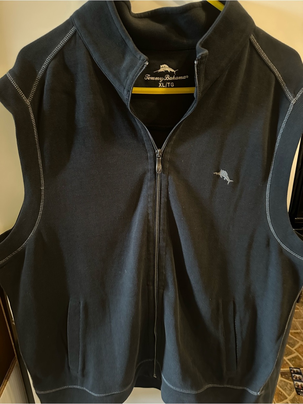 Tommy Bahama Men’s Black Zip-Up Sleeveless Sweater Vest